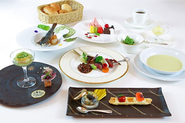写真：日光金谷ホテル150周年記念ディナー 中禅寺スタイル　”栃木の美食材”