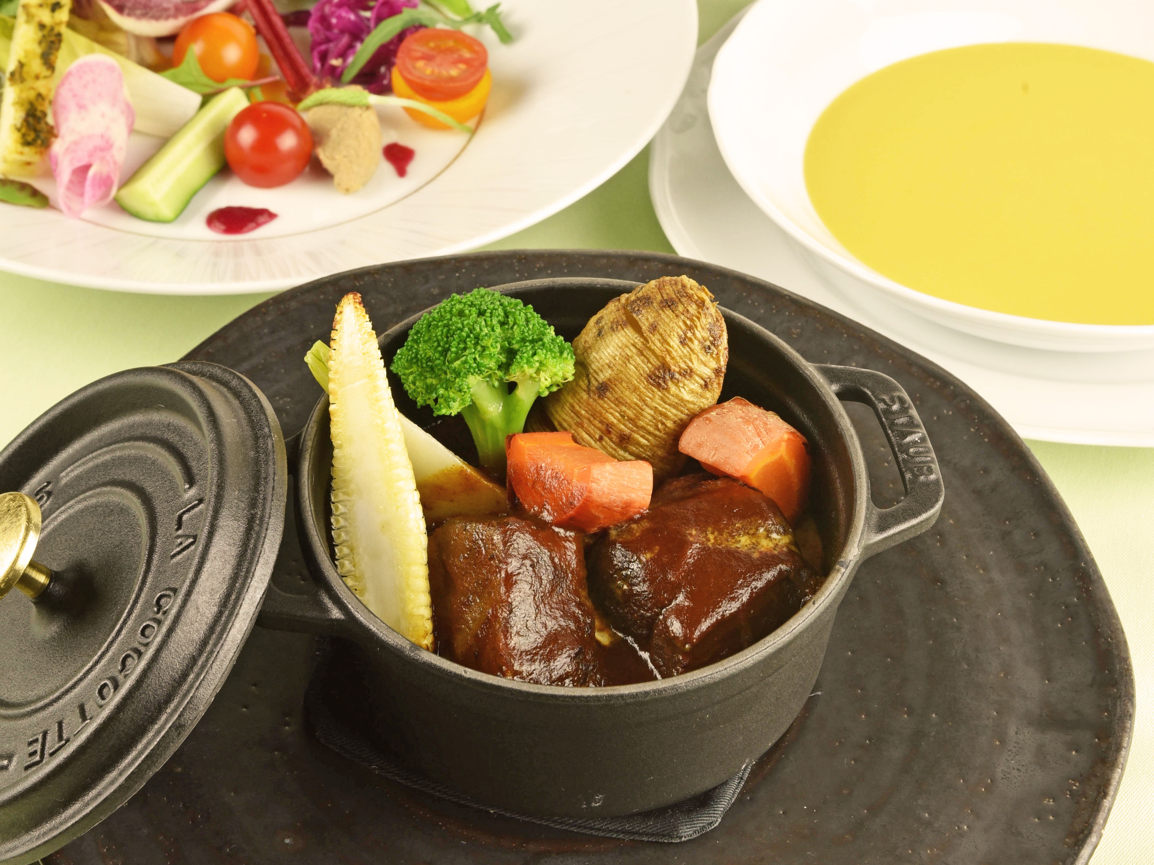 写真：特製ビーフシチューランチ