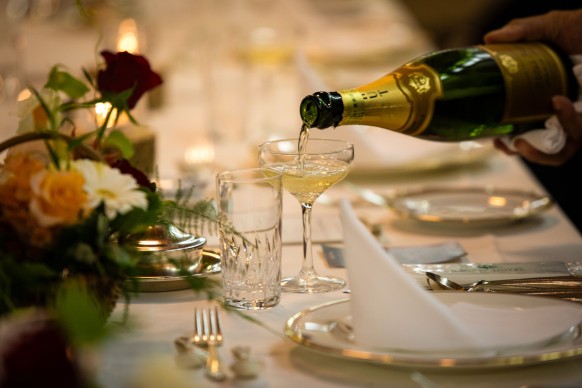 【試食+特別特典付きフェア】
2026年3月までで20名様までのご家族婚をご検討の方限定
直前でもご準備が間に合う結婚式相談会！