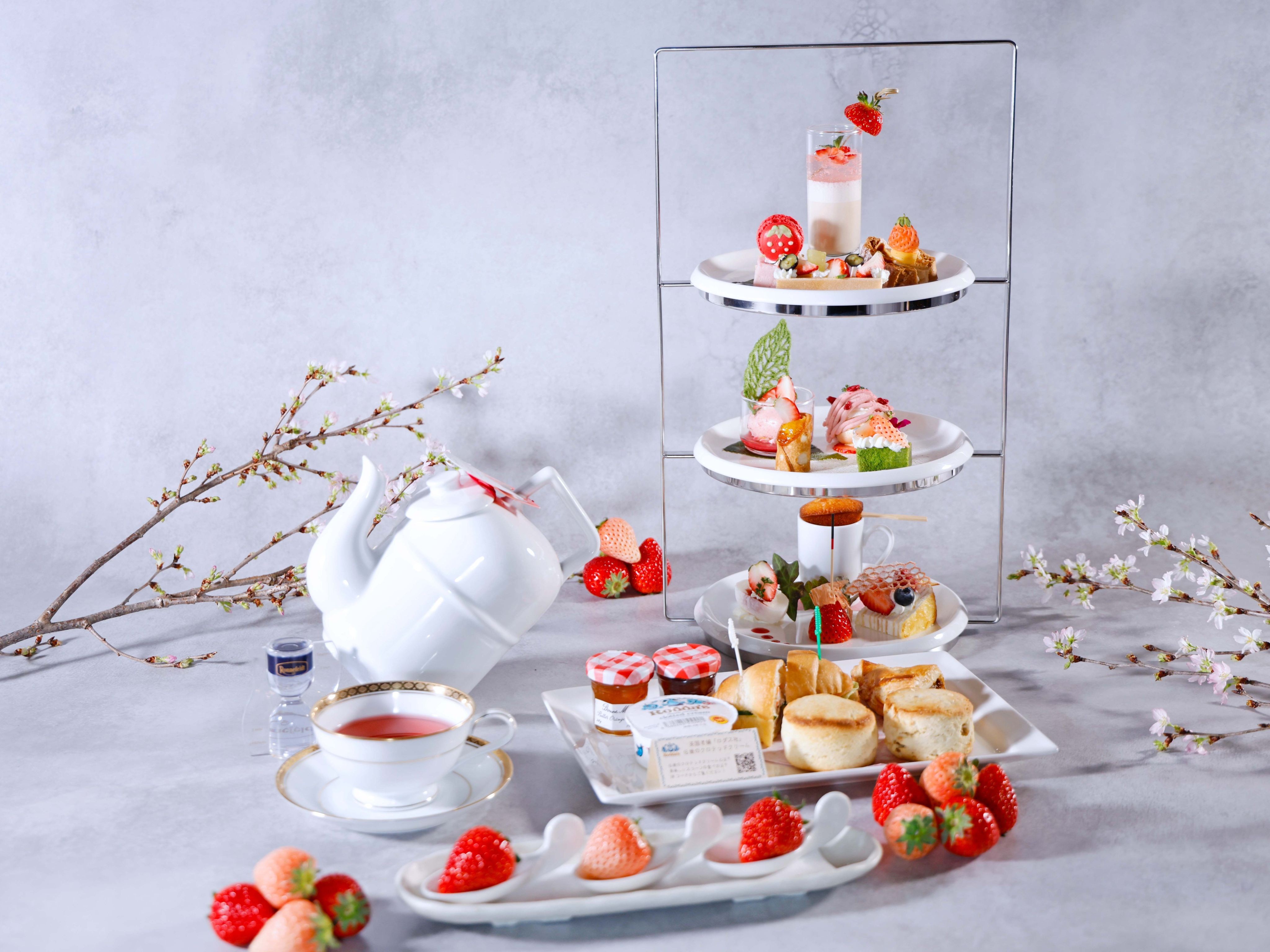 苺尽くしのアフタヌーンティー