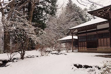 image : Nikko Tamozawa Imperial Villa Memorial Park