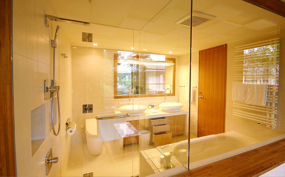 image : Orange Suite bathroom