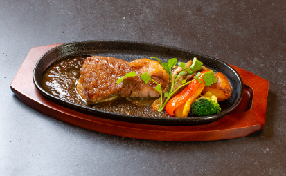 写真：～ 「とちぎ霧降高原牛」のステーキ ～