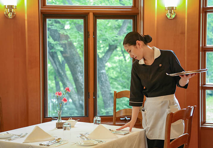 写真：2022年入社 中禅寺金谷ホテル　食堂課　レストラン